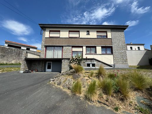 Maison 2 pièces 208 m² · à Bressuire · 208 m² · 472 500 €