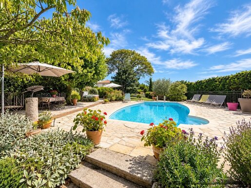 Maison 10 pièces 280 m² · à Soucieu-en-Jarrest · 280 m² · 795 000 €