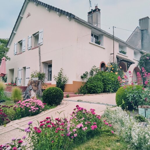 Maison 6 pièces 145 m² · à Saint-Denis-de-l'Hôtel · 145 m² · 420 000 €
