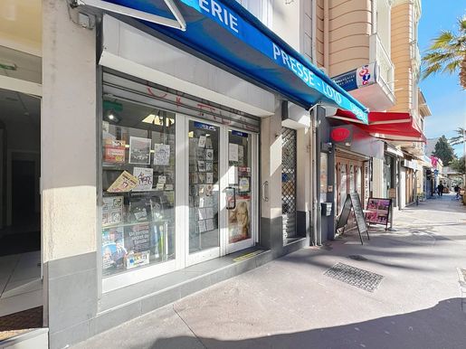 Local commercial 40 m² · à Juan-les-Pins · 40 m² · 35 000 €