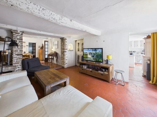 Maison 9 pièces 171 m² · à Grasse · 171 m² · 549 000 €
