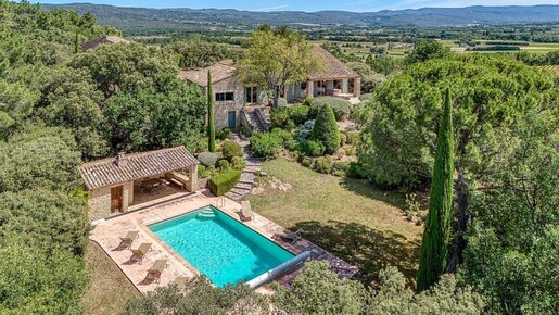 Maison 220 m² · à Gordes · 220 m² · 1 800 000 €