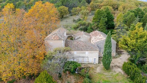 Maison 750 m² · à Lacoste · 750 m² · 2 800 000 €