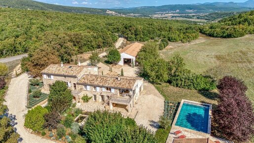 Maison 12 pièces 318 m² · à Simiane-la-Rotonde · 318 m² · 2 590 000 €