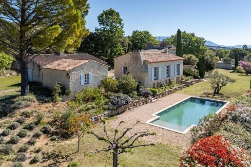 Maison 380 m² · à Saint-Saturnin-lès-Apt · 380 m² · 1 380 000 €