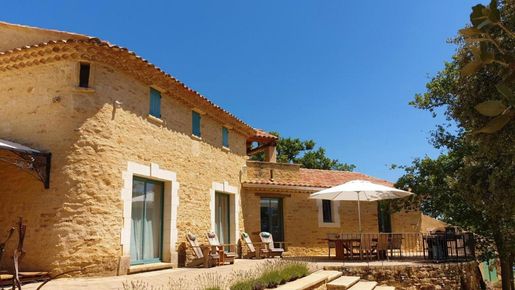 Maison 4 pièces 245 m² · à Saint-Saturnin-lès-Apt · 245 m² · 1 150 000 €