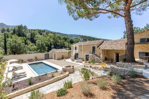 Maison 7 pièces 220 m² · à Oppède · 220 m² · 1 995 000 €