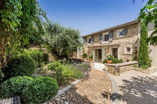 Maison 308 m² · à Maubec · 308 m² · 1 895 000 €