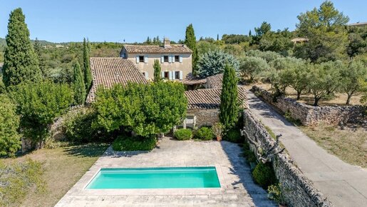 Maison 7 pièces 189 m² · à Gordes · 189 m² · 1 490 000 €