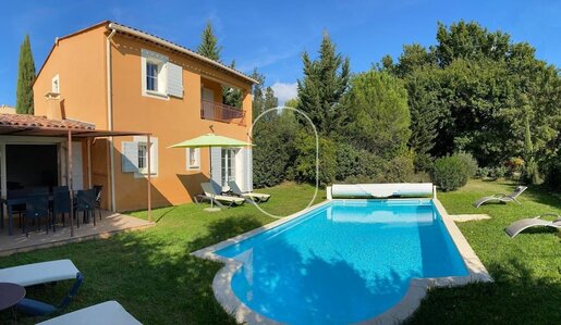 Maison 1 pièce 157 m² · à Saint-Saturnin-lès-Apt · 157 m² · 490 000 €