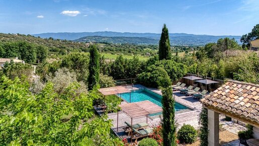 Maison 302 m² · à Saint-Saturnin-lès-Apt · 302 m² · 2 990 000 €