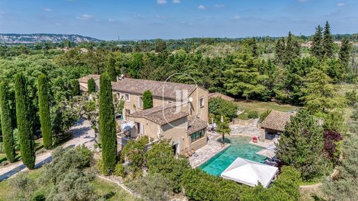 Maison 10 pièces 367 m² · à Taillades · 367 m² · 1 595 000 €