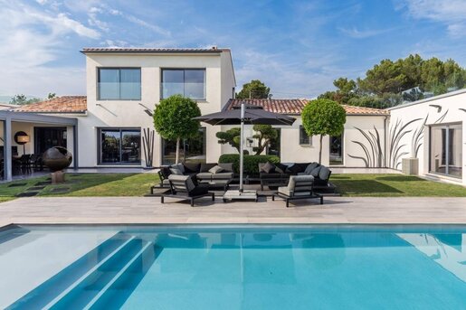 Maison 10 pièces 380 m² · à Beaumettes · 380 m² · 2 775 000 €