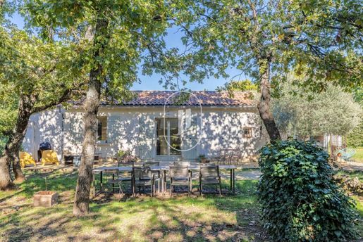 Maison 4 pièces 90 m² · à Lacoste · 90 m² · 449 000 €