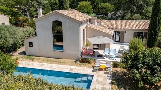 Maison 5 pièces 177 m² · à Lourmarin · 177 m² · 966 000 €