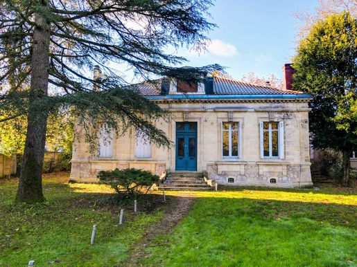 Maison 8 pièces 222 m² · à Saint-Médard-en-Jalles · 222 m² · 690 000 €