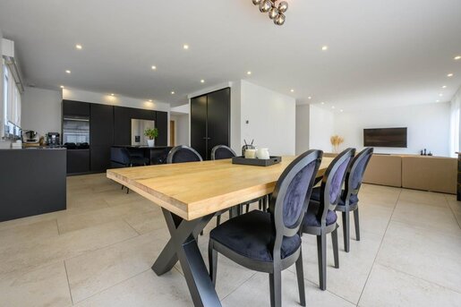 Maison 5 pièces 178 m² · à Cantin · 178 m² · 420 490 €