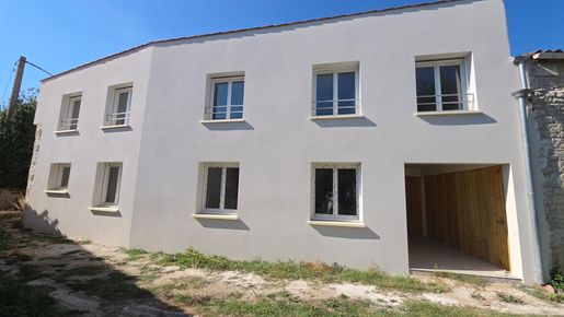 Maison 4 pièces 104 m² · au Gua · 104 m² · 214 165 €