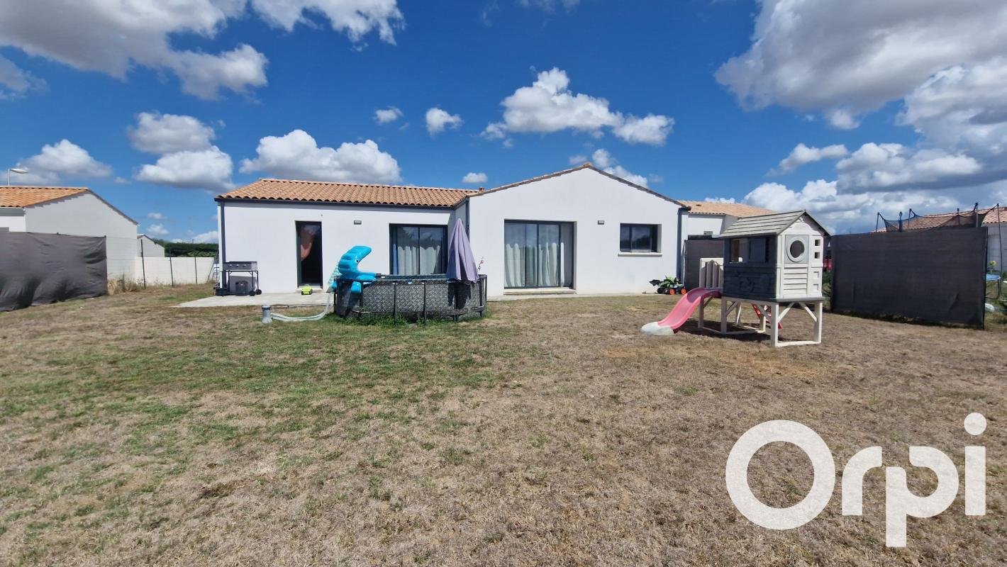 Maison à vendre, 104m², Saint-Romain-de-Benet