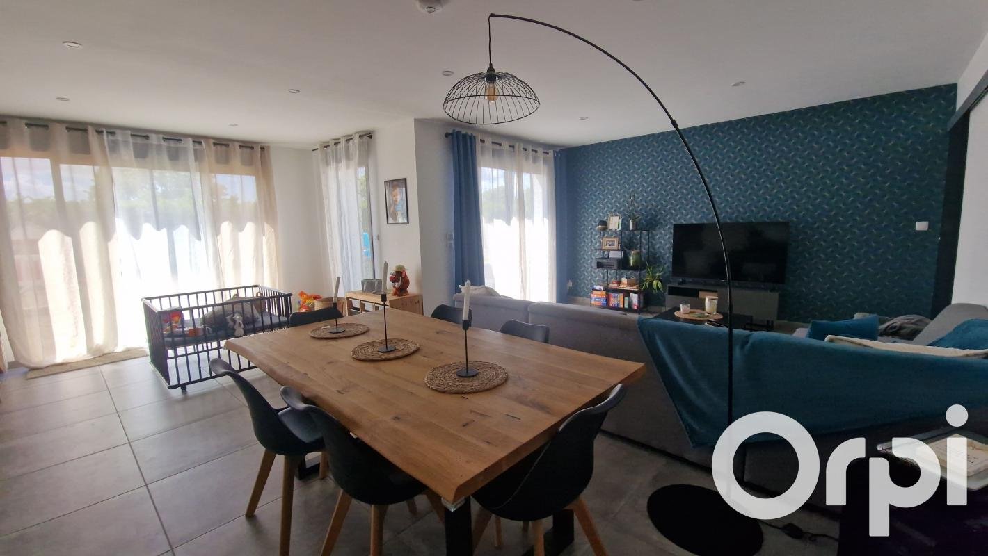 Maison à vendre, 104m², Saint-Romain-de-Benet