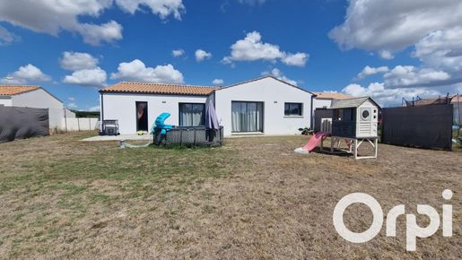 Maison 4 pièces 104 m² · à Saint-Romain-de-Benet · 104 m² · 265 000 €