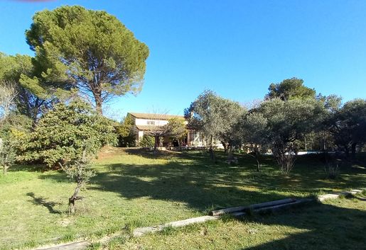 Maison 5 pièces 130 m² · à Caumont-sur-Durance · 130 m² · 625 000 €