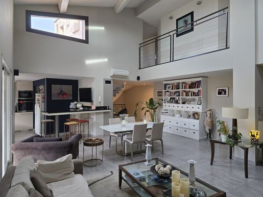 Appartement 6 pièces 216 m² · à Morières-lès-Avignon · 216 m² · 415 000 €