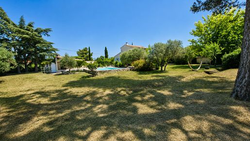 Maison 6 pièces 141 m² · à Pernes-les-Fontaines · 141 m² · 519 000 €