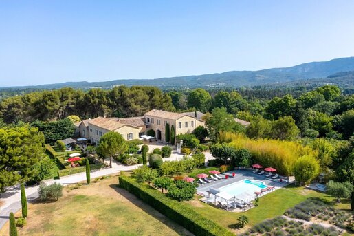 Maison 21 pièces 850 m² · à Lagnes · 850 m² · 2 990 000 €