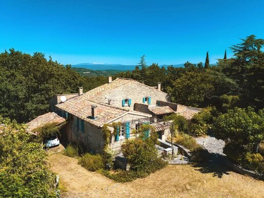 Maison 14 pièces 285 m² · à Lacoste · 285 m² · 1 470 000 €