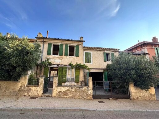 Maison 5 pièces 150 m² · à Aureille · 150 m² · 299 000 €