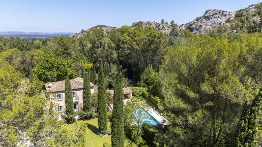 Maison 6 pièces 230 m² · à Saint-Rémy-de-Provence · 230 m² · 2 595 000 €