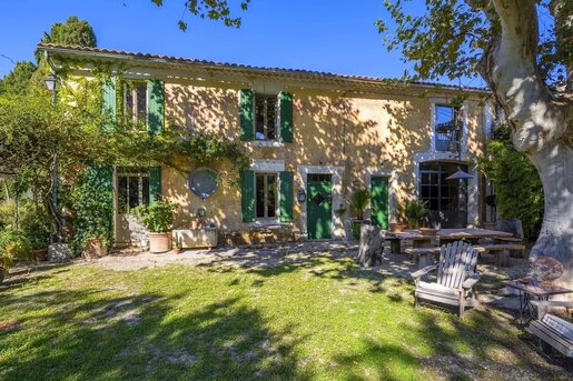 Maison 10 pièces 281 m² · à Saint-Rémy-de-Provence · 281 m² · 1 038 000 €