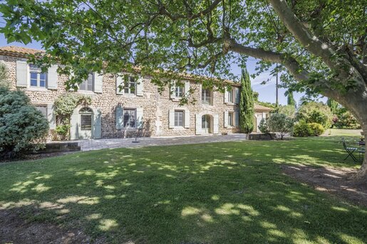 Maison 13 pièces 435 m² · à Saint-Martin-de-Crau · 435 m² · 1 220 000 €