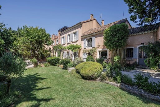 Maison 10 pièces 333 m² · à Paradou · 333 m² · 2 080 000 €