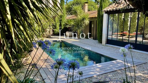 Maison 7 pièces 145 m² · à Fontvieille · 145 m² · 1 380 000 €