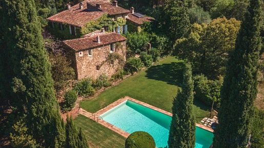 Maison 15 pièces 550 m² · à La Garde-Freinet · 550 m² · 4 160 000 €