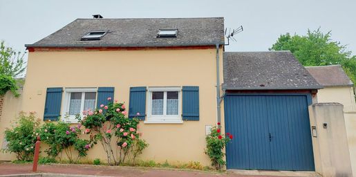 Maison 6 pièces 142 m² · à Villeneuve-les-Sablons · 142 m² · 328 000 €