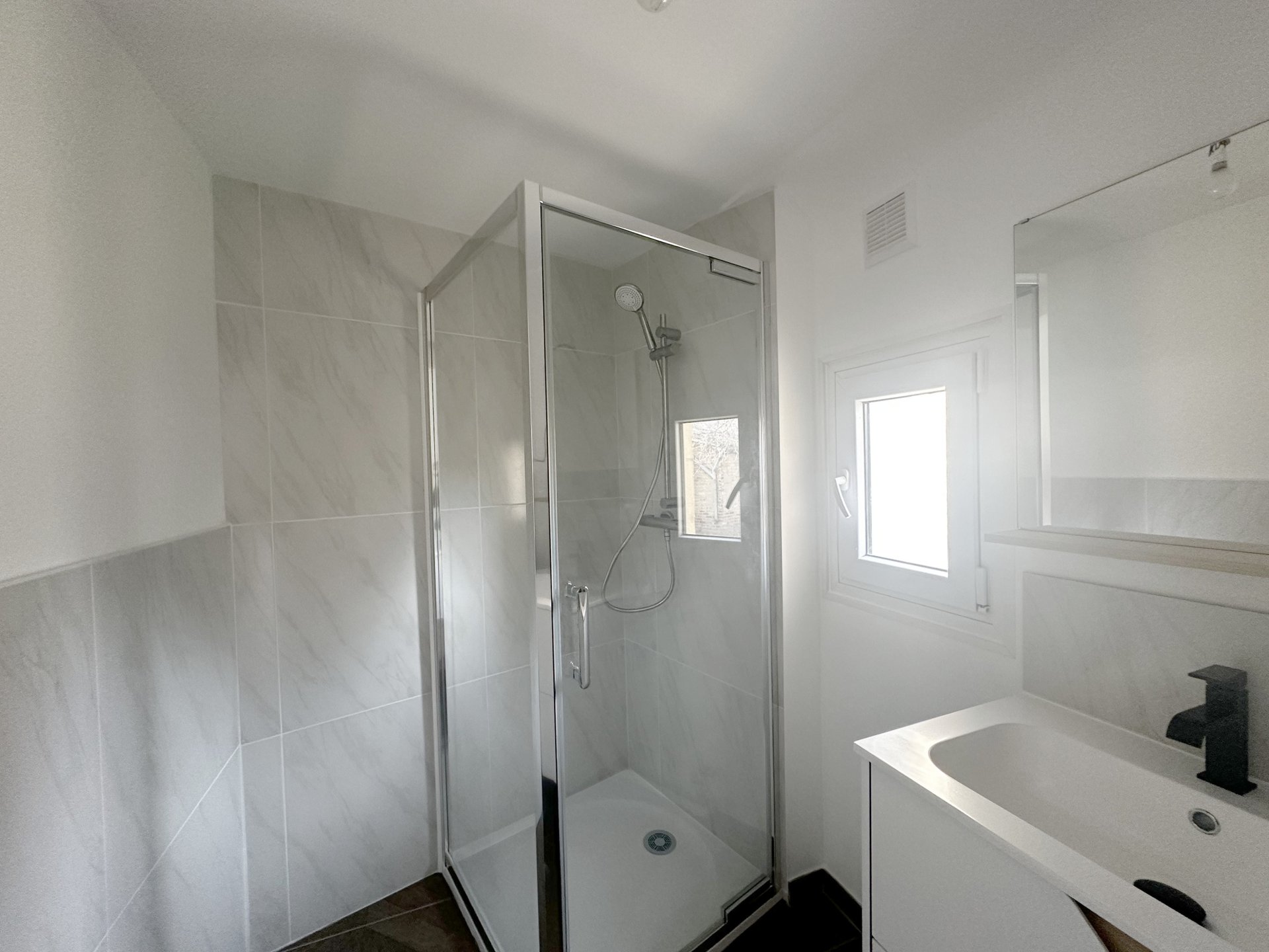 Maison à louer, 97m², Hénonville