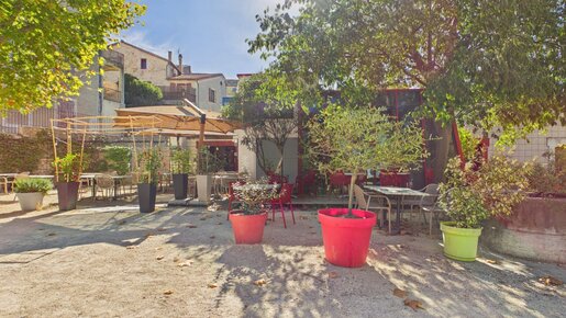 Local commercial 159 m² · à Vallon-Pont-d'Arc · 159 m² · 85 000 €