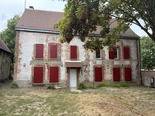 Maison 8 pièces 230 m² · à Auneuil · 230 m² · 367 000 €