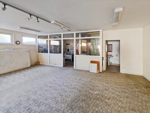 Local commercial 320 m² · à Tuffé Val de la Chéronne · 320 m² · 98 100 €