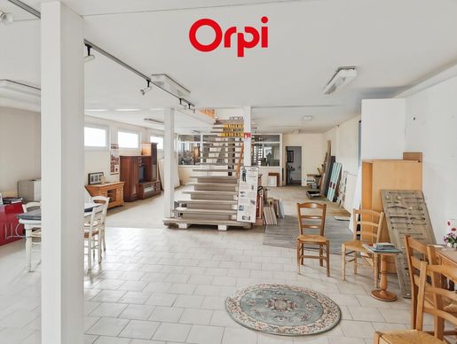 Maison 1 pièce 320 m² · à Tuffé Val de la Chéronne · 320 m² · 98 100 €