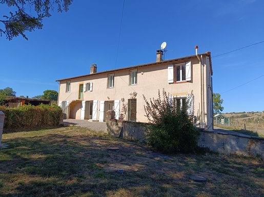 Maison 6 pièces 135 m² · à Pouilly-sous-Charlieu · 135 m² · 280 000 €