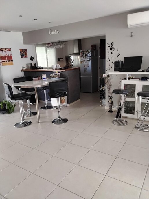 Maison 4 pièces 127 m² · à Clarensac · 127 m² · 320 000 €