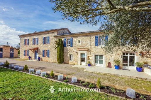 Maison 15 pièces 293 m² · à Gaillac · 293 m² · 896 000 €