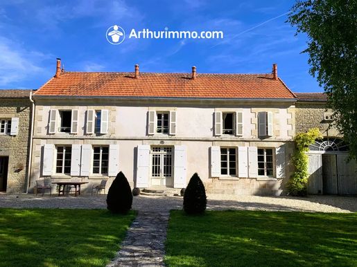 Maison 8 pièces 300 m² · à Saint-Martial · 300 m² · 386 650 €