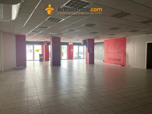 Local commercial 4 pièces 270 m² · à Lavelanet · 270 m² · 78 000 €