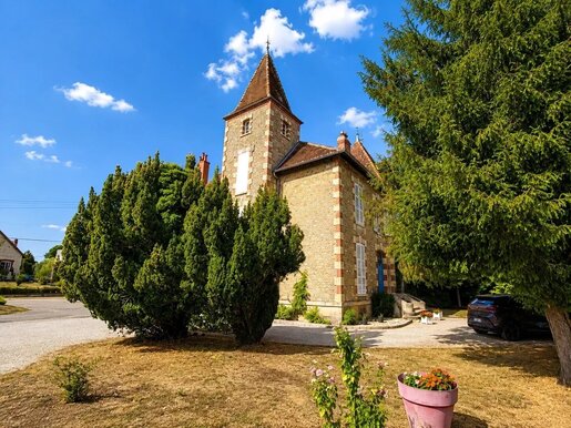 Maison 9 pièces 263 m² · à Chaumergy · 263 m² · 490 000 €