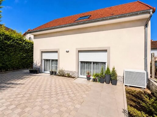 Maison 7 pièces 150 m² · à Lons-le-Saunier · 150 m² · 350 000 €